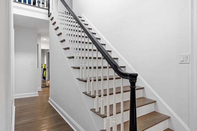 25 Clearwater Rd, Brookline, MA 02467