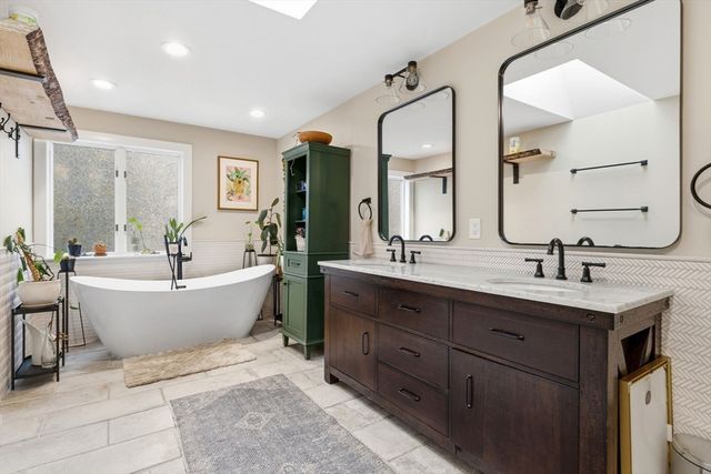 25 Clearwater Rd, Brookline, MA 02467