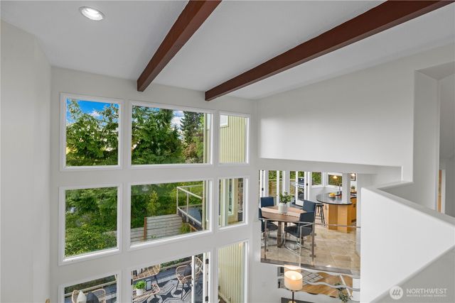 4290 Shoreclub Drive, Mercer Island, WA 98040