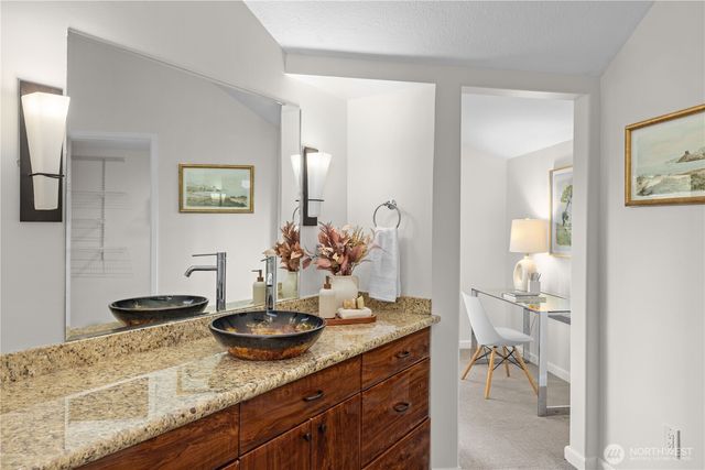 4290 Shoreclub Drive, Mercer Island, WA 98040