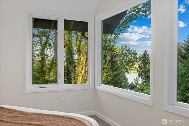 4290 Shoreclub Drive, Mercer Island, WA 98040