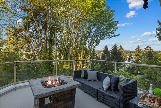 4290 Shoreclub Drive, Mercer Island, WA 98040