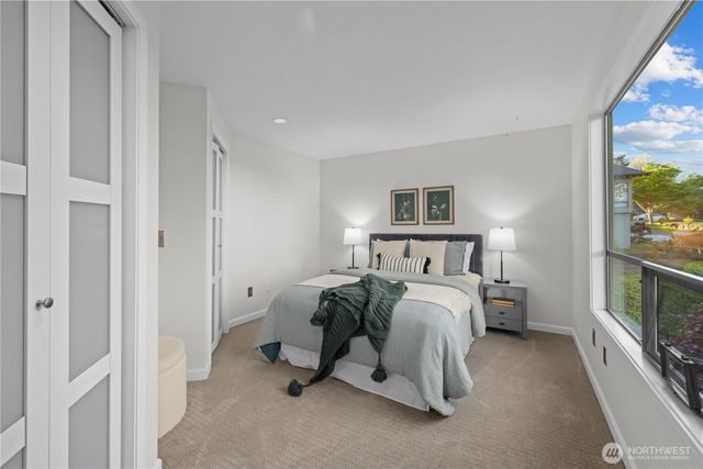 4290 Shoreclub Drive, Mercer Island, WA 98040