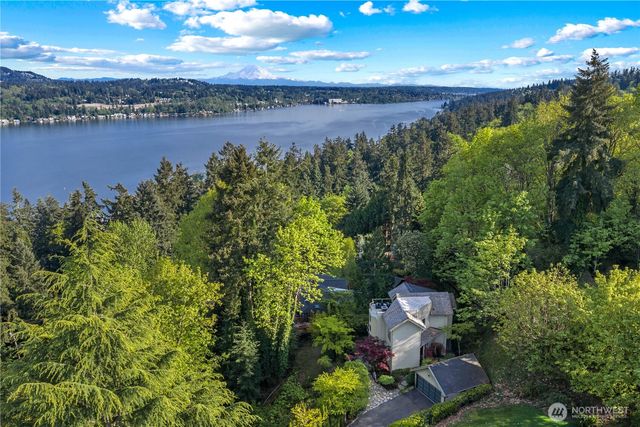 4290 Shoreclub Drive, Mercer Island, WA 98040