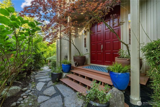 4290 Shoreclub Drive, Mercer Island, WA 98040