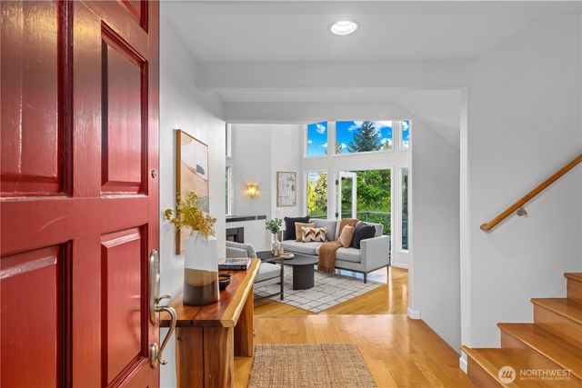 4290 Shoreclub Drive, Mercer Island, WA 98040