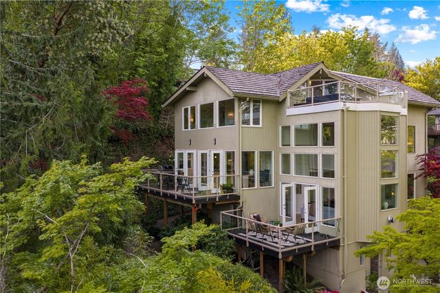 4290 Shoreclub Drive, Mercer Island, WA 98040