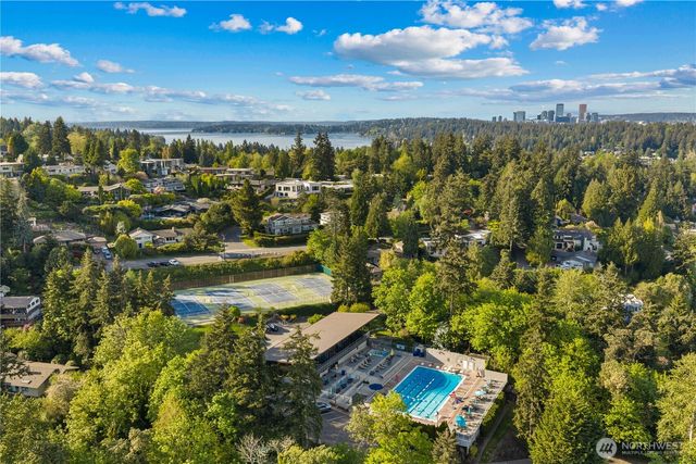 4290 Shoreclub Drive, Mercer Island, WA 98040