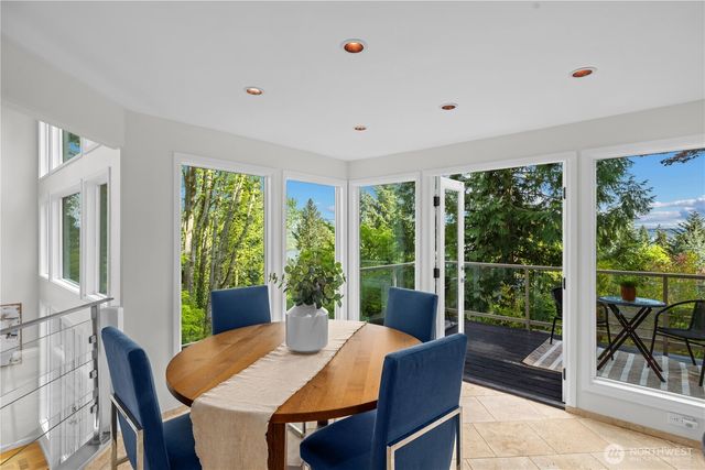 4290 Shoreclub Drive, Mercer Island, WA 98040