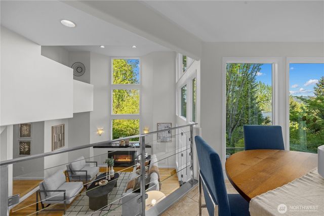 4290 Shoreclub Drive, Mercer Island, WA 98040