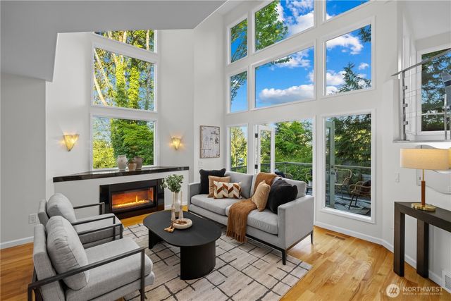 4290 Shoreclub Drive, Mercer Island, WA 98040
