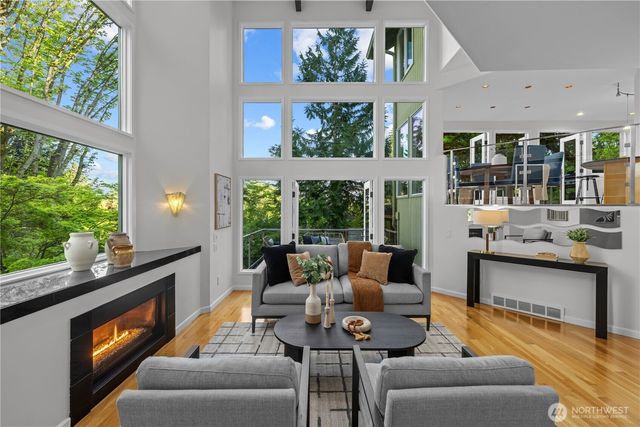 4290 Shoreclub Drive, Mercer Island, WA 98040