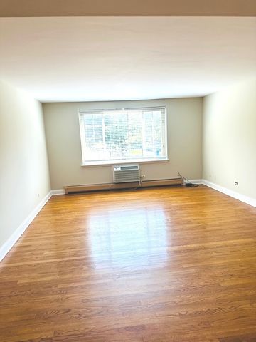 6300 W Irving Park Road 202, Chicago, IL 60634