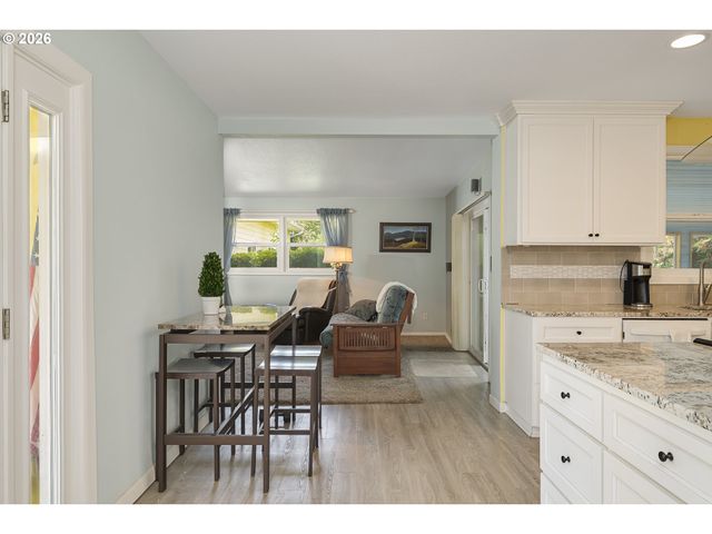 9009 N BRISTOL Ave, Portland, OR 97203