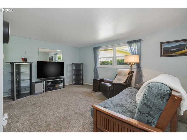 9009 N BRISTOL Ave, Portland, OR 97203