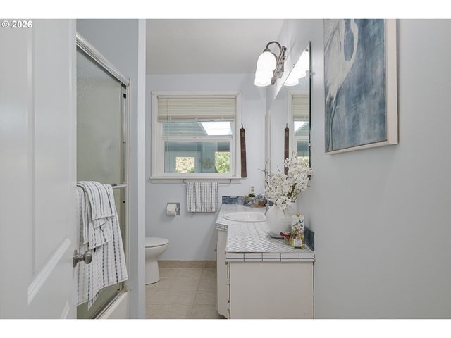 9009 N BRISTOL Ave, Portland, OR 97203