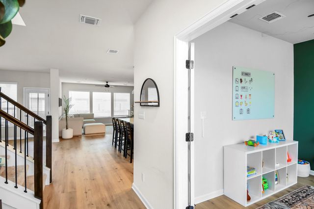 166 Twistleaf DR, Buda, TX 78610