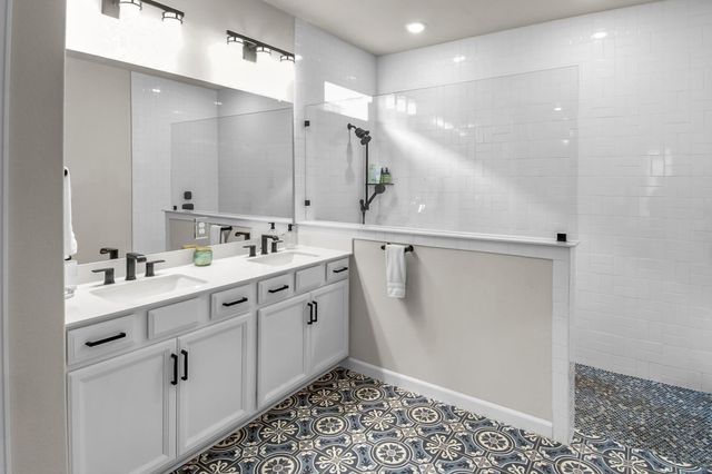 166 Twistleaf DR, Buda, TX 78610