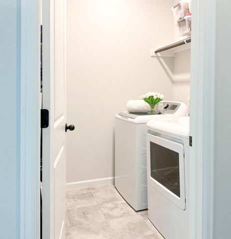 166 Twistleaf DR, Buda, TX 78610