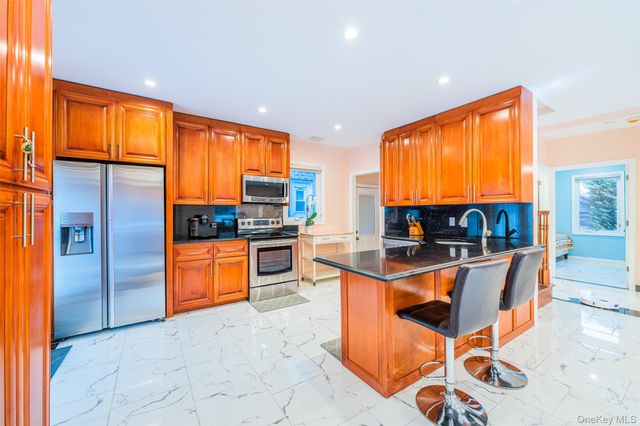 10825 Union Turnpike, Forest Hills, NY 11375