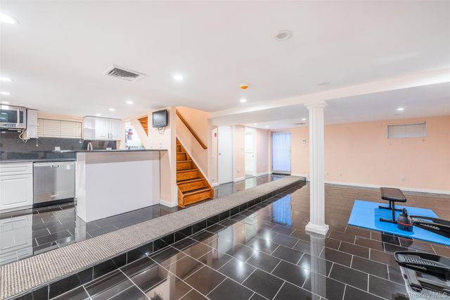 10825 Union Turnpike, Forest Hills, NY 11375