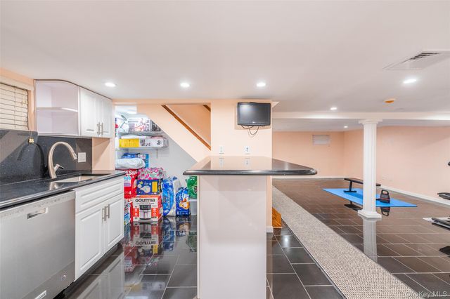 10825 Union Turnpike, Forest Hills, NY 11375