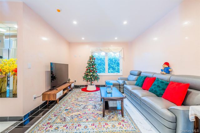 10825 Union Turnpike, Forest Hills, NY 11375