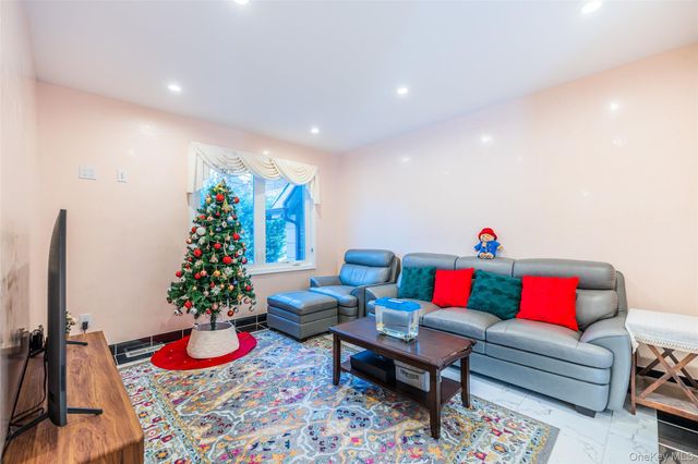 10825 Union Turnpike, Forest Hills, NY 11375
