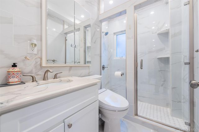 10825 Union Turnpike, Forest Hills, NY 11375