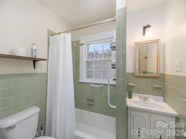 20 Zemery Lane, Waynesville, NC 28786