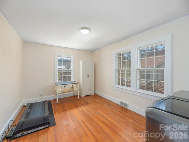 20 Zemery Lane, Waynesville, NC 28786