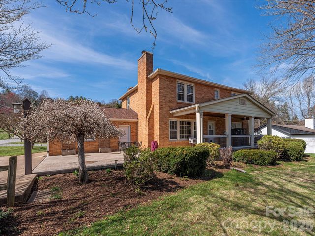 20 Zemery Lane, Waynesville, NC 28786