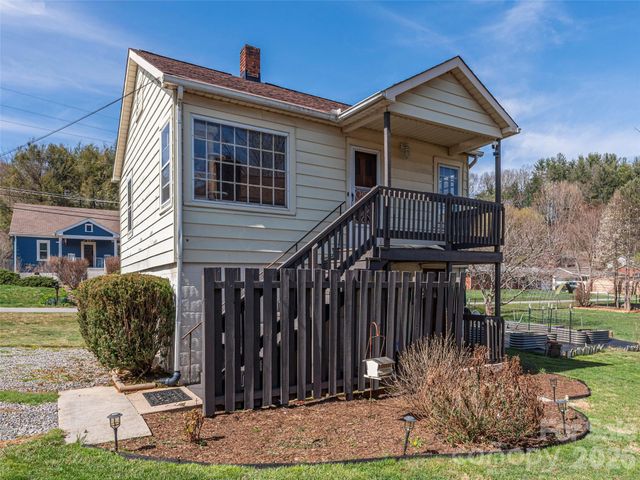 20 Zemery Lane, Waynesville, NC 28786