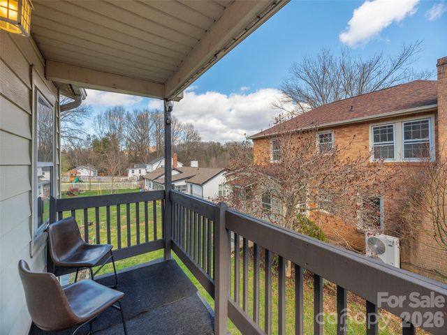 20 Zemery Lane, Waynesville, NC 28786