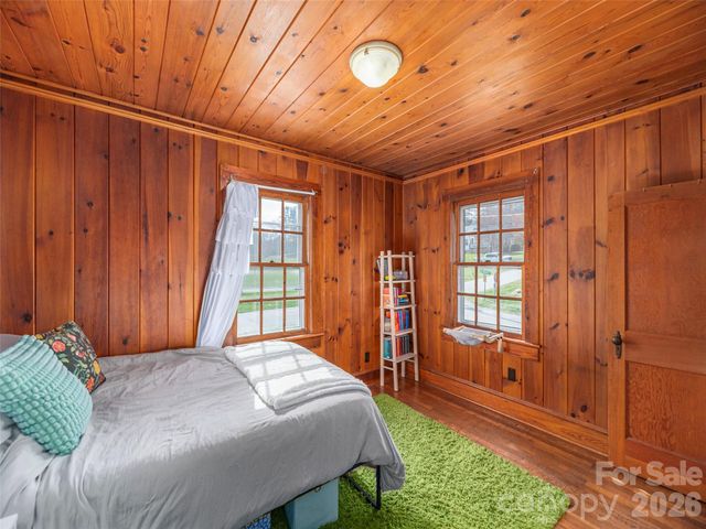 20 Zemery Lane, Waynesville, NC 28786