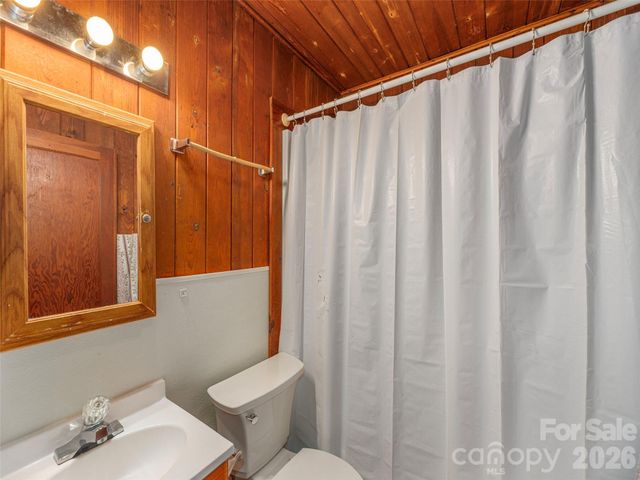 20 Zemery Lane, Waynesville, NC 28786