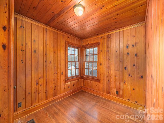 20 Zemery Lane, Waynesville, NC 28786