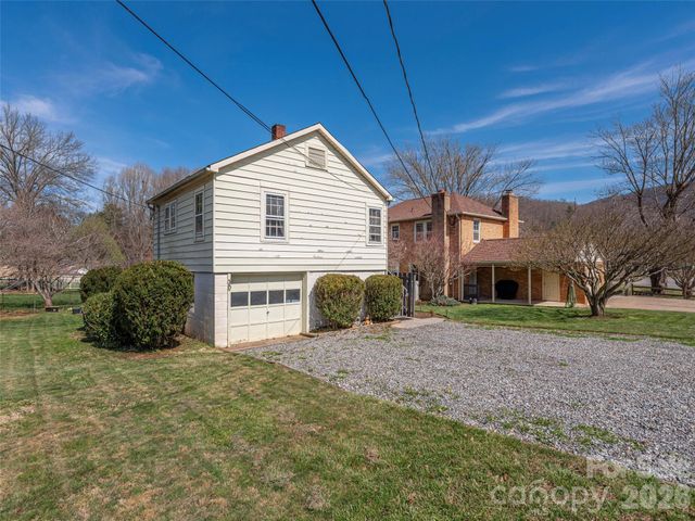 20 Zemery Lane, Waynesville, NC 28786