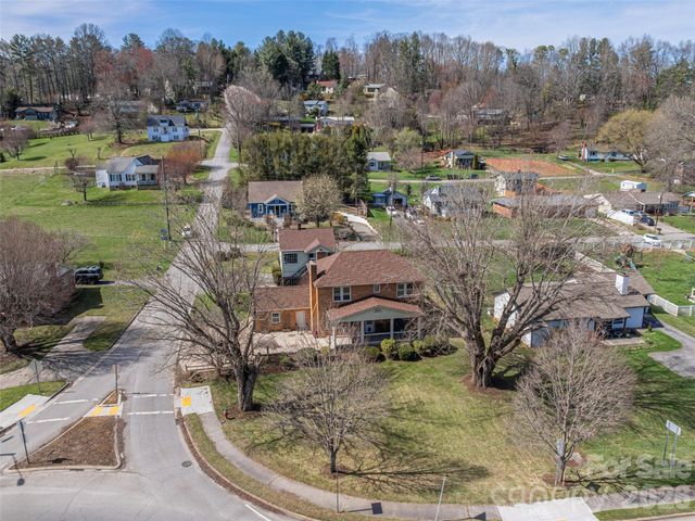 20 Zemery Lane, Waynesville, NC 28786