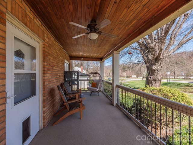 20 Zemery Lane, Waynesville, NC 28786