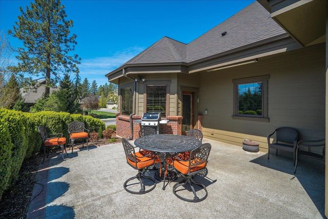 2104 E Cherrytree Ln, Spokane, WA 99203