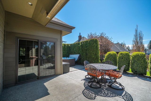 2104 E Cherrytree Ln, Spokane, WA 99203