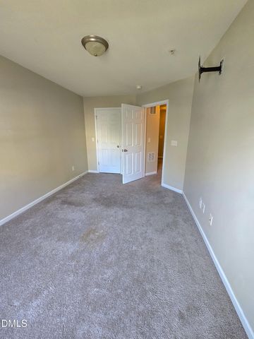 8641 Neuse Club Lane, Raleigh, NC 27616