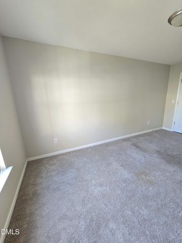 8641 Neuse Club Lane, Raleigh, NC 27616