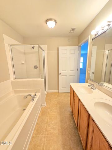 8641 Neuse Club Lane, Raleigh, NC 27616