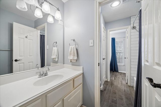 6402 Gladehill Drive, Kingwood, TX 77345