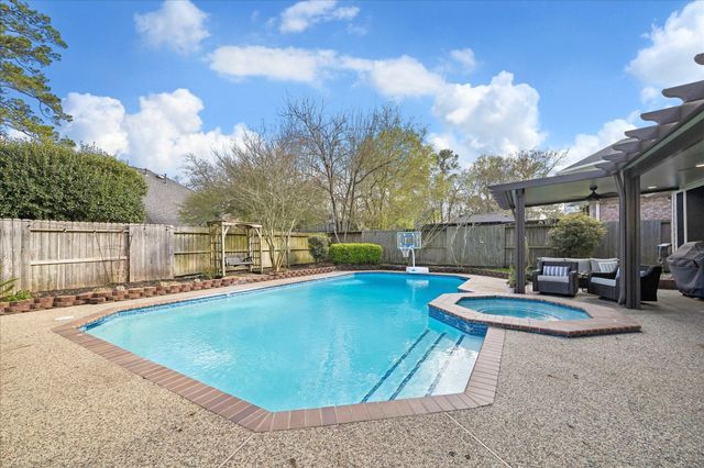6402 Gladehill Drive, Kingwood, TX 77345