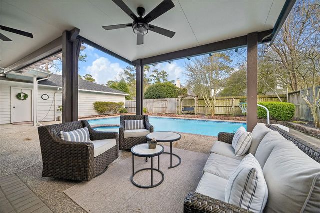 6402 Gladehill Drive, Kingwood, TX 77345