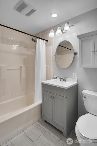 12117 NE 143rd Place, Kirkland, WA 98034