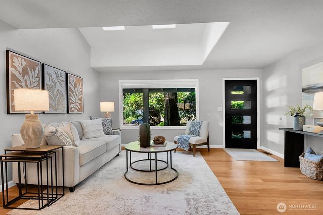 12117 NE 143rd Place, Kirkland, WA 98034